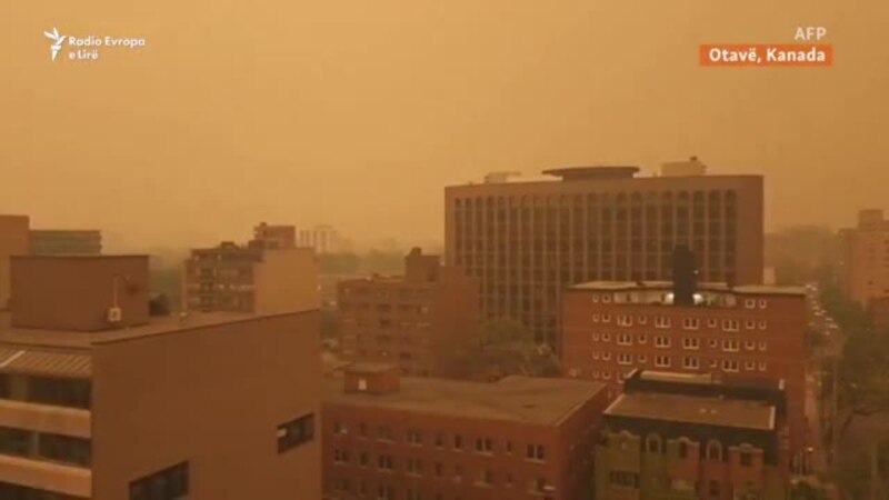 Mjegulla e portokalltë pas zjarreve në Kanada pllakos SHBA-në