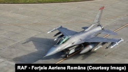 Літак F-16 на авіабазі в Румунії, фото ілюстративне