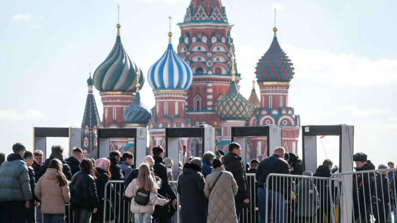 Металлоискатели и проверки. Россия усиливает меры безопасности после теракта в Подмосковье