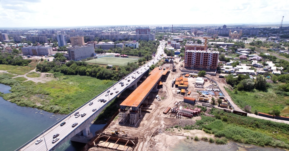 Қара әйел және ақ жігіт порно Азиялық порно фильмдер мен бейнелер