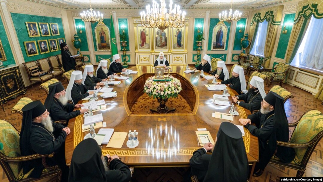 Sinodul Bisericii Ortodoxe Ruse, în frunte cu Patriarhul Kiril, s-a întrunit într-o mănăstire din Moscova pe 12 martie 2024.