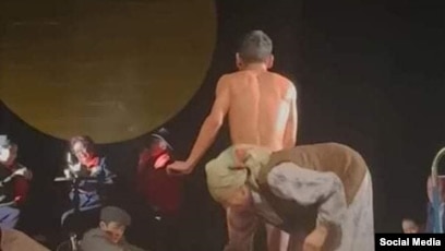 Мен киска жалайтын адаммын