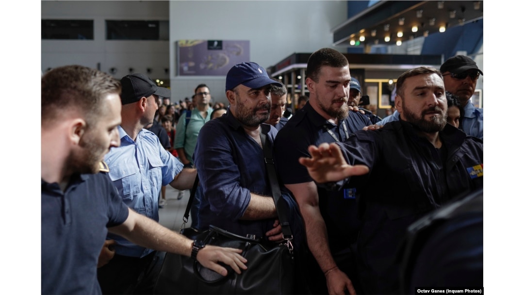 Fost ministru și senator PSD, Darius Vâlcov va sta următoarele 21 de zile în carantină la Penitenciarul Rahova.