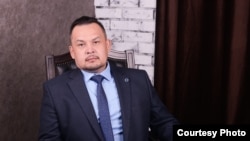 "Диабет жөніндегі ата-аналар комитеті" ("Диабетический родительский комитет") қоғамдық қорының директоры Руслан Зәкиев.