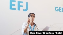 "Narativ da novinari budu tučeni na cesti i da su 'dobili šta su zaslužili' dolazi iz vrha političkih autoriteta i jednostavno se otvaraju vrata da se ovakve stvari događaju", izjavila je za RSE Maja Sever, predsednica Evropske federacije novinara.