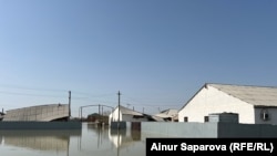 Затопленные дома в Кульсары. 10 апреля 2024 года