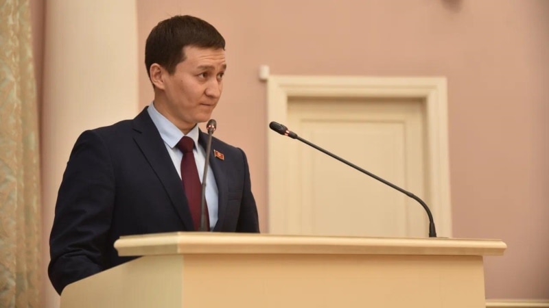 Депутат Чыңгыз Ажибаев күзөтчү менен чырдашканын ырастады