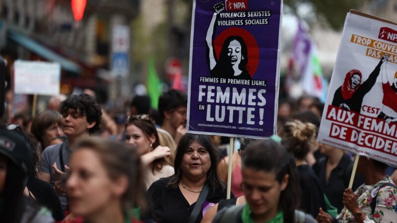 Францускиот парламент треба да гласа за вклучување на правото на абортус во уставот