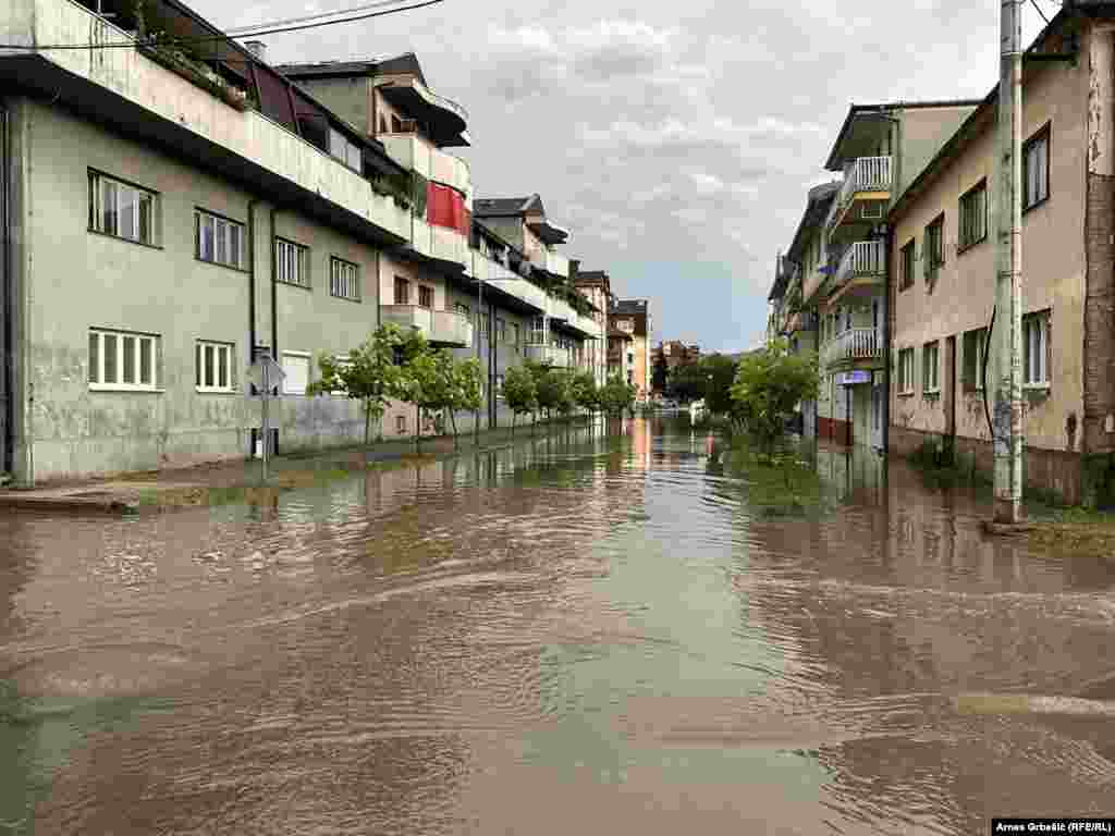 Pamje të pasojave të stuhisë së fuqishme në Doboj, Bosnjë. 19 korrik 2023.