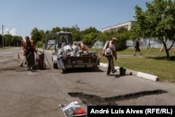 Nikopol este bombardat aproape zilnic de artileria rusă de dincolo de fluviul Nipru.