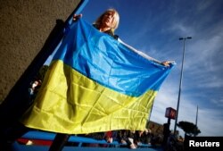 Тривалий час, на початках повномасштабного вторгнення, діючи в рамках італійського закону, суди не визнавали опіки українських вихователів