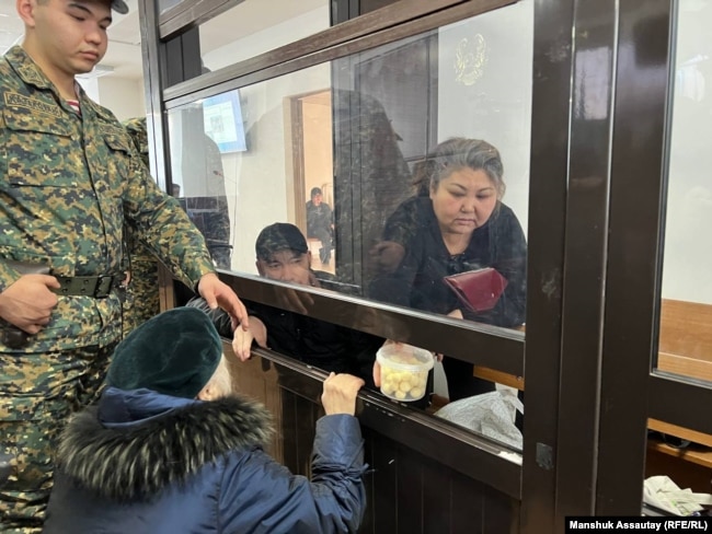 В суде по делу о «пропаганде или призывах к насильственному захвату власти». Алматы, 7 февраля 2024 года