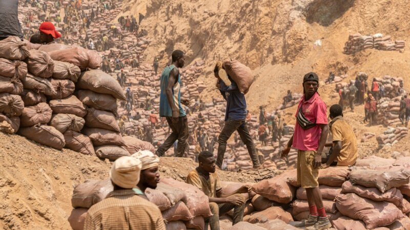 اخطار کنگو به شرکت اَپل درباره کاربرد «غیرقانونی» مواد معدنی این کشور