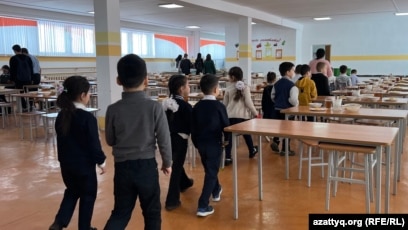 Жасырын камера оның әйелін аңдыды