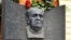 Пам’ятна дошка на будинку в Житомирі, де жив Борис Тен. Світлина 2022 року