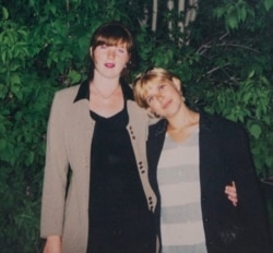 Убитая Женя Шекунова (слева) с подругой
