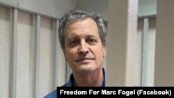 Învățătorul american Marc Fogel reținut în 2021 în Rusia, imagine de la o ședință de judecată 