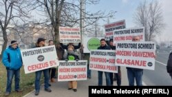 Protesti građana ispred zgrade Ureda visokog predstavnika u Sarajevu, 20. decembra 2023.