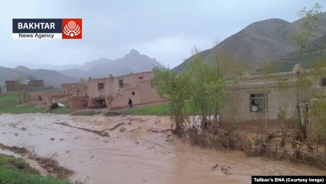 وروستيو سېلابونو ګڼو خلکو ته مالي او ځاني زيانونه واړول.