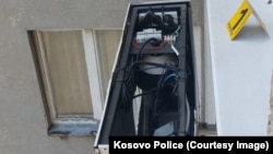 Një nga kamerat që Policia tha se gjeti në veri të Kosovës.