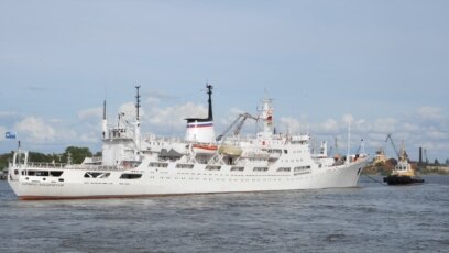 Руски кораб причислен към Балтийския флот се занимава с картографиране