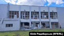 Обласний спортивний коледж у Дніпрі після російської ракетної атаки 2 квітня 2024 року