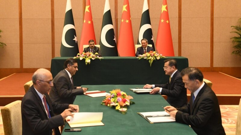 Pakistani PM Makes Rare Visit To China's Xinjiang