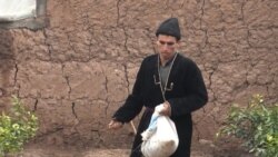 Tadžikistan: Farmer spasava ptice od smrtonosnog mraza