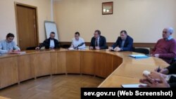 Встреча российских чиновников Севастополя с председателями садовых товариществ по вопросам электроснабжения Фиолента, февраль 2023 года