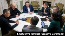 За словами Дениса Шмигаля, він повідомив партнерам про основні напрямки роботи, спрямованої на розвиток економіки