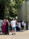 Vineri, pe 20 iunie 2025, sunt publicate rezultatele la bacalaureat, iar elevii află dacă au luat cel puțin 6, media necesară pentru promovare.