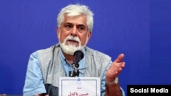 حسین پاکدل پیشتر مجری صداوسیمای جمهوری اسلامی بود