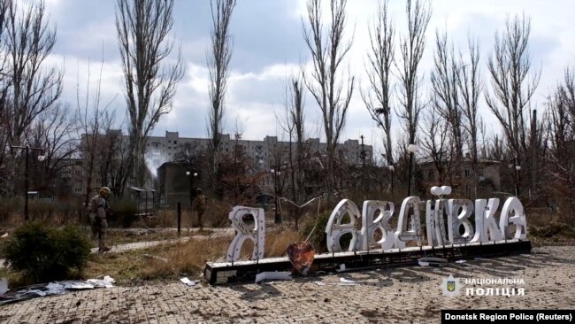 Një simbol i dëmtuar, kur më parë shkruhej "E dua Avdijivkan", i fotografuar më 28 mars 2023.
