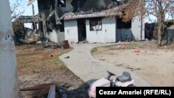 Cu 8 dormitoare, 2 livinguri, patru intrări - casa Iliescu era cea mai frumoasă din Crevedia. În urma exploziei, cele trei generații din familia Iliescu au ajuns să trăiască în patru containere. 