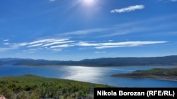 Bilećko jezero, vještačka akumulacija nastala izgradnjom brane na rijeci Trebišnjica