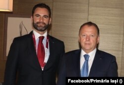 Oamenii de afaceri și pasionați de judo, Vlad Marinescu și mentorul său, Marius Vizer (dreapta).