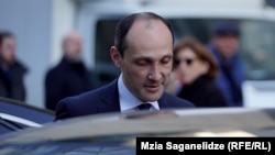 საქმე „ერთ-ერთ მსხვილ ნავთობკომპანიასთან დადებულ ხელშეკრულებას“ ეხება.