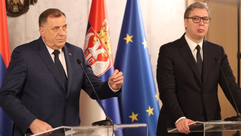 Bassuener: Dodik dhe Vuçiq garojnë “kush është serb më i madh”