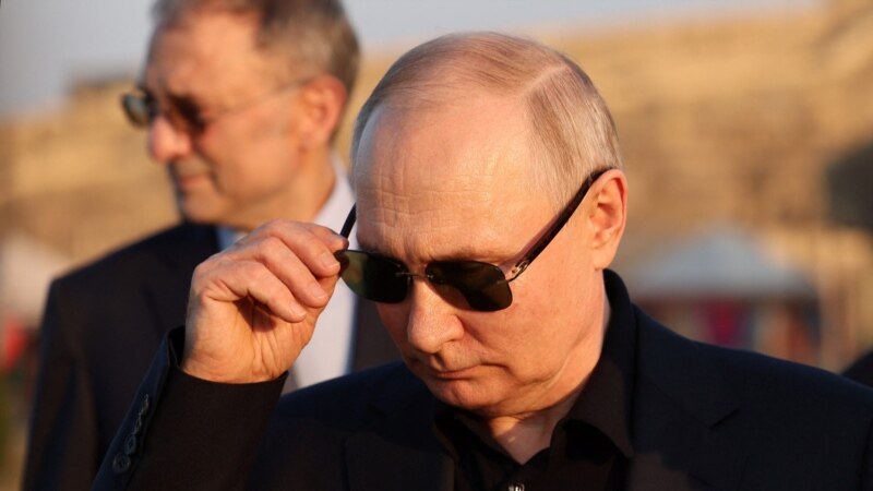 Путин: Ба таркиши пули Қрим посух хоҳем дод