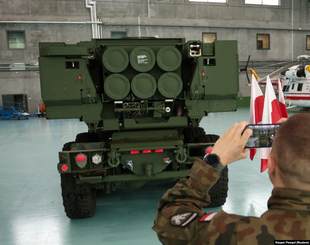 Municione për sistemet raketore të artilerisë me lëvizshmëri të lartë (HIMARS).