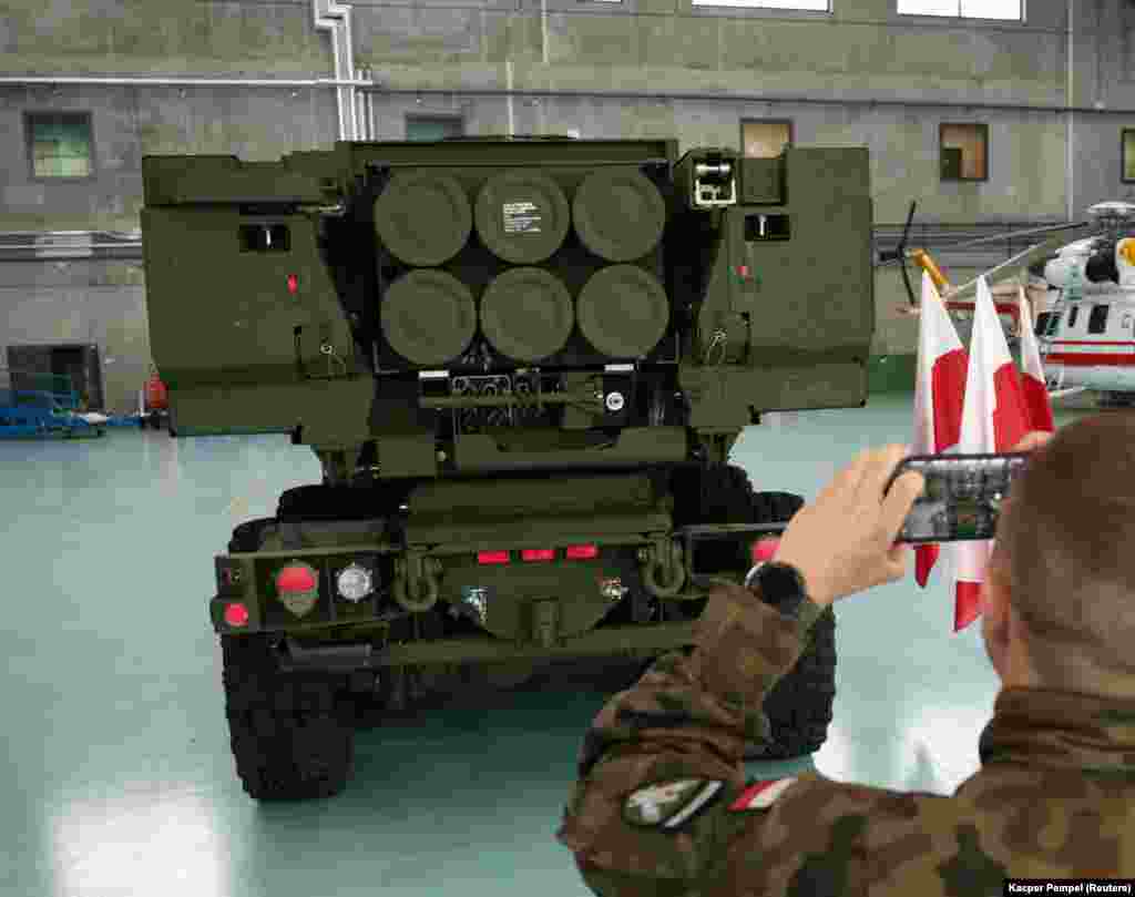 Ammunition for high-mobility artillery rocket systems (HIMARS)