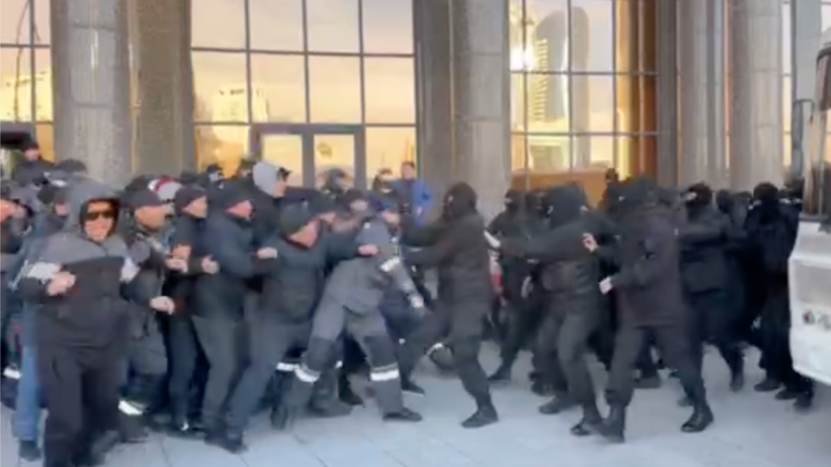 Despite Government Promises To Be More Responsive, Kazakhstan's Protesting Oil Workers Are All But Ignored - Vimarsana News