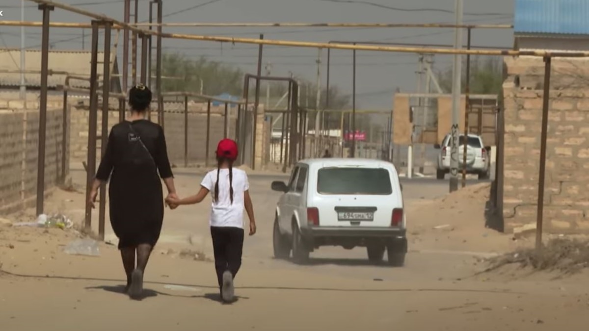 One Picture Of Poverty In Kazakhstan's Oil-Rich West - Vimarsana News