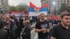 Илјадници луѓе на митинг во Белград за поддршка на Вучиќ