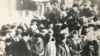 Алматыдағы 1986 жылғы Желтоқсан оқиғасы кезінде түсірілген суреттер. Суреттер Астанадағы Ұлттық академиялық кітапханада сақталған Хасен Оралтайдың коллекциясынан алынды.