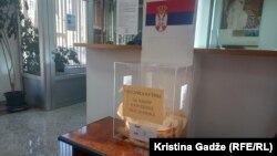 Glasačka kutija u Ambasadi Srbije u Sarajevu