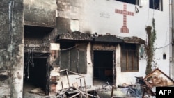 Kishë e djegur në Pakistan, pas akuzave ndaj disa të krishterëve për blasfemi.