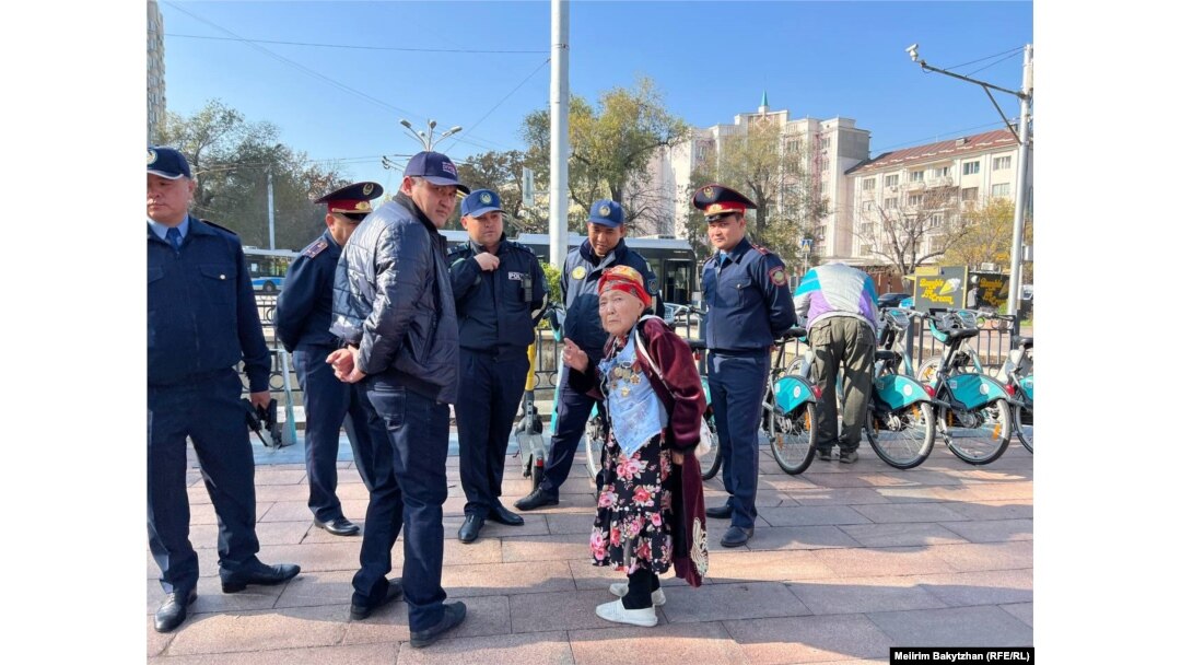 Ең қатал жылқы секс видеосы Порно лесбиянка трусики жалап сквирт