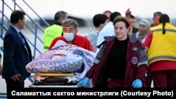 В Бишкек для лечения из Сузакского района спецбортом доставили 10 пострадавших детей, 3 мая 2024 г.