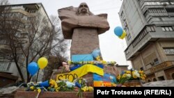 Как в Алматы почтили память погибших в войне украинцев